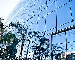 Fachada de vidro prédio